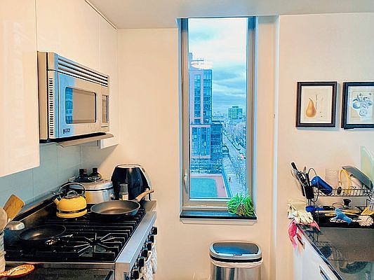 1st image of 4630 Center Blvd APT 611