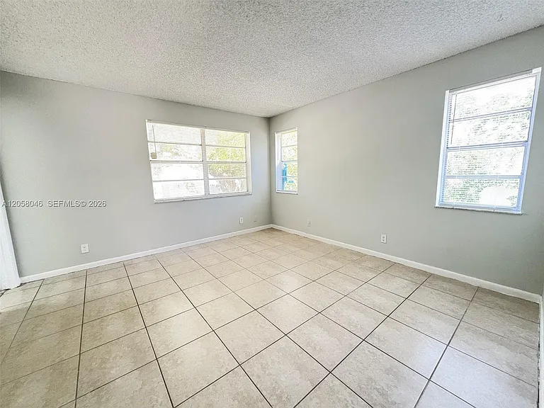 95 NE 41st St #I144 — Photo 3
