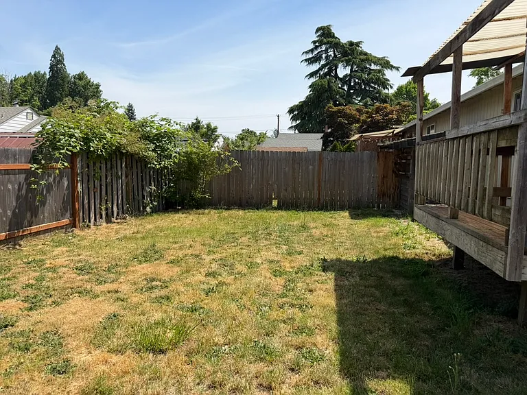 5535 SW Lombard Ave #B — Photo 26