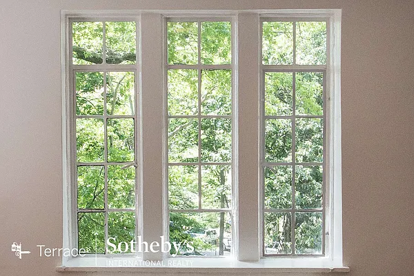 Sold by Terrace Sotheby's International Realty | media 36