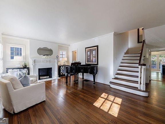 5th image of 42 Camden Rd NE