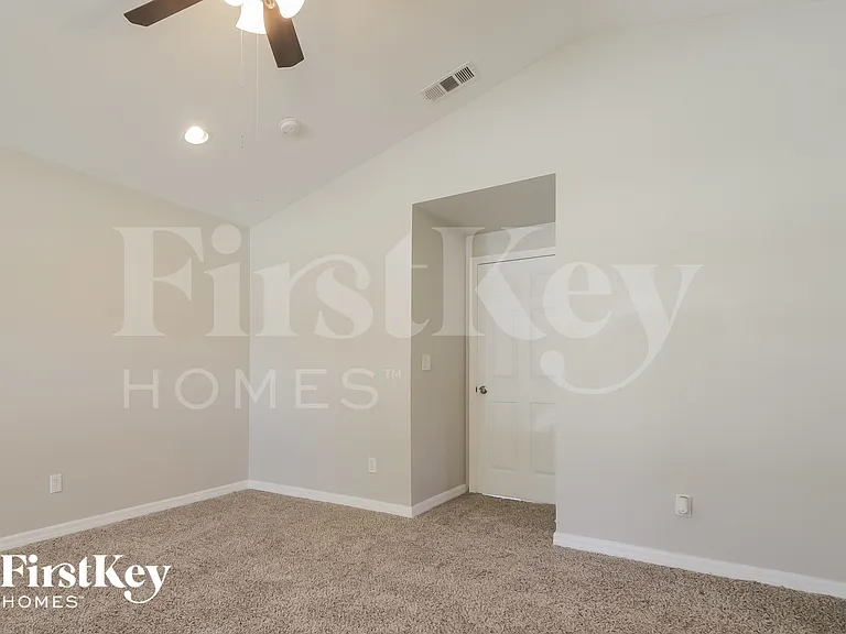 404 McGee St — Photo 12