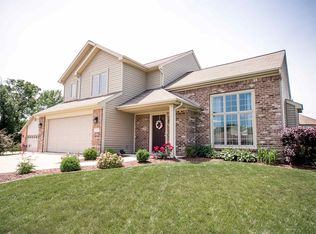 370 S Pumpkin Ridge Ct, Columbia City, IN 46725