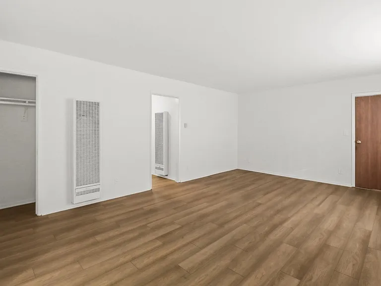 1747 Franklin St #4 — Photo 11
