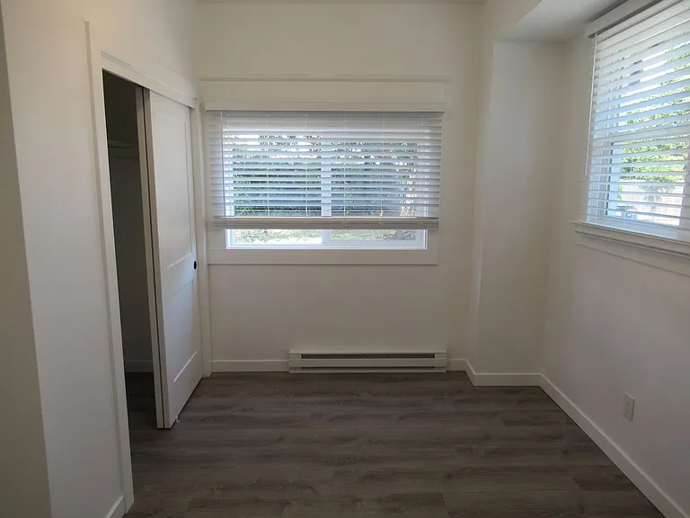 1385 Hines St SE #C — Photo 8