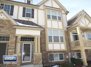 272 Bennett Dr, Carol Stream, IL 60188