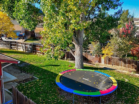 5th image of 949 Mountain View Drive
