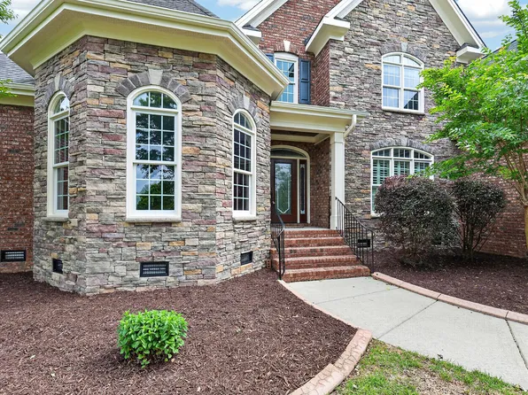 2205 Belvinwood Dr, Fuquay Varina, NC 27526