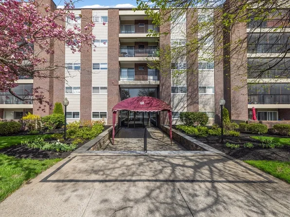 68 Main St APT 43C, Stoneham, MA 02180