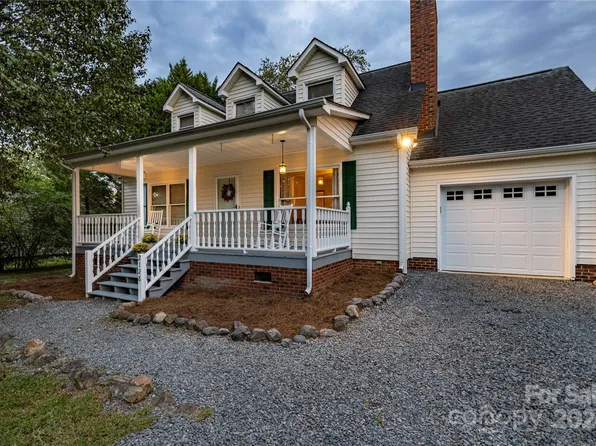 2128 Fleetwood Dr, Albemarle, NC 28001
