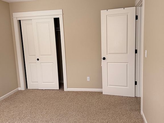 5th image of 620 SW 171st Ave