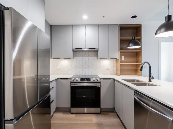 10778 138th St #405, Surrey, BC V3T 5E3