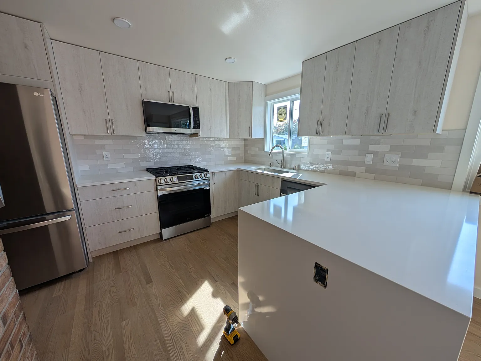 4 bed, 2000 sqft, $4,600 — Photo 3