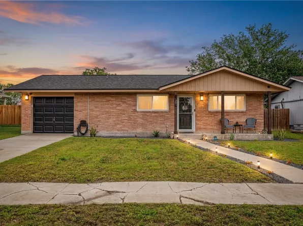 301 Retama Dr, Robstown, TX 78380