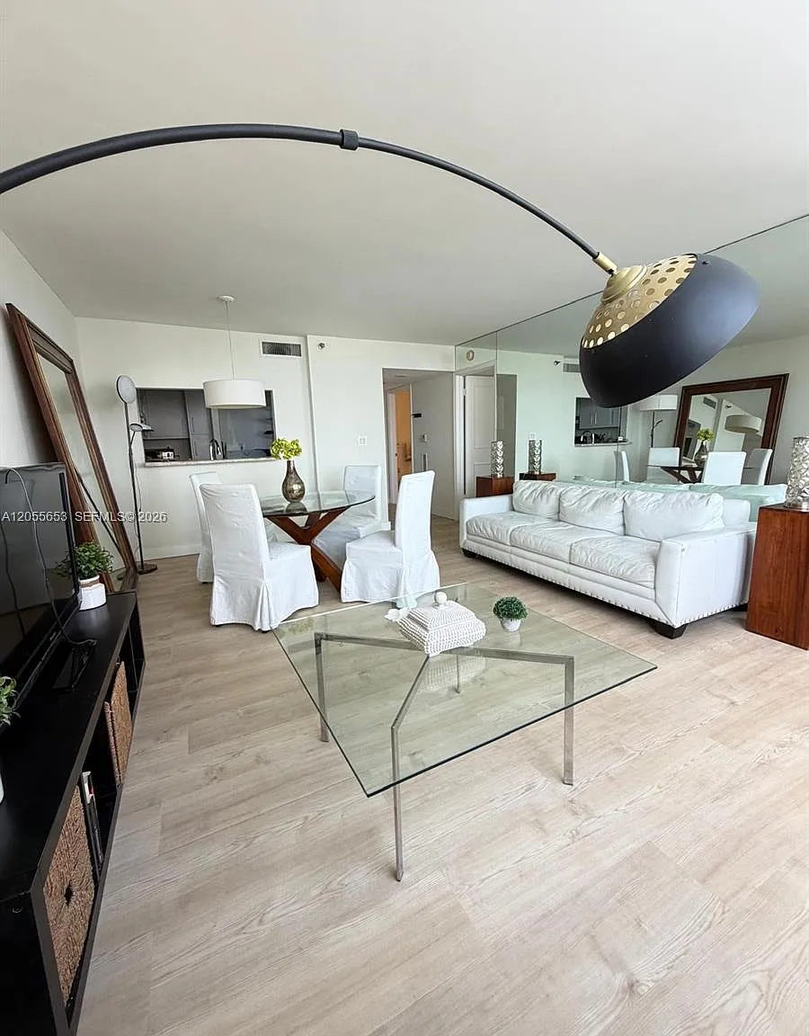 Brickell Key Ii Condo — Photo 2