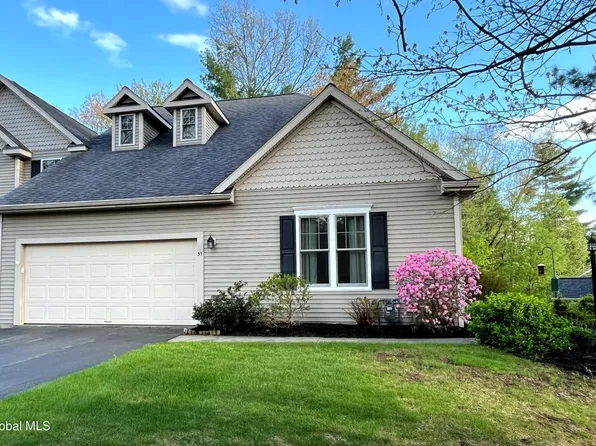 37 Donegal Way, Saratoga Springs, NY 12866