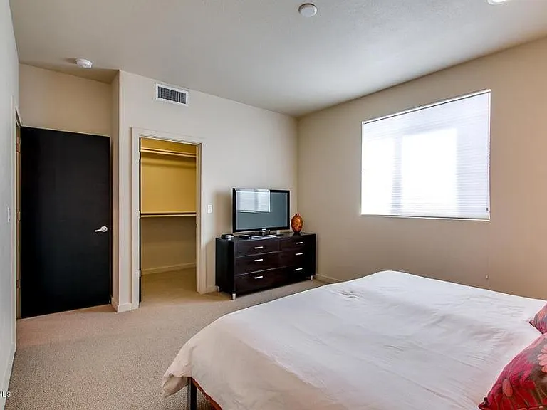 6937 E 6th St #1003 — Photo 34