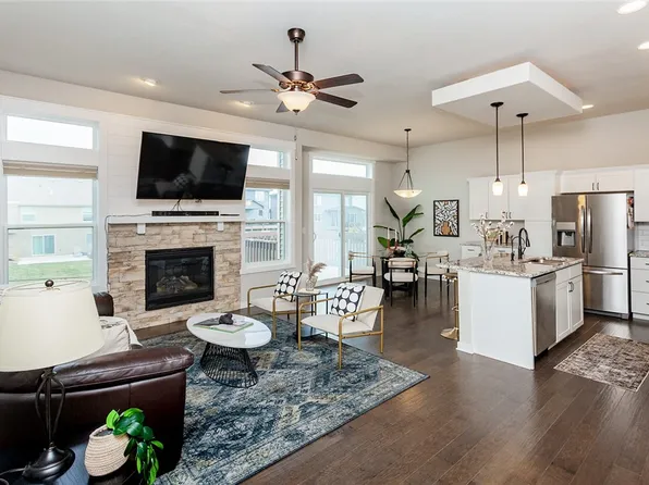 1301 S 10th St, Adel, IA 50003