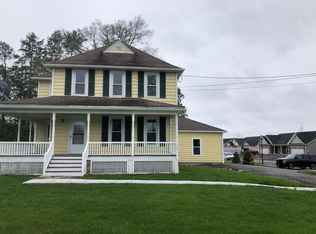 1142 Hook Rd, Farmington, NY 14425