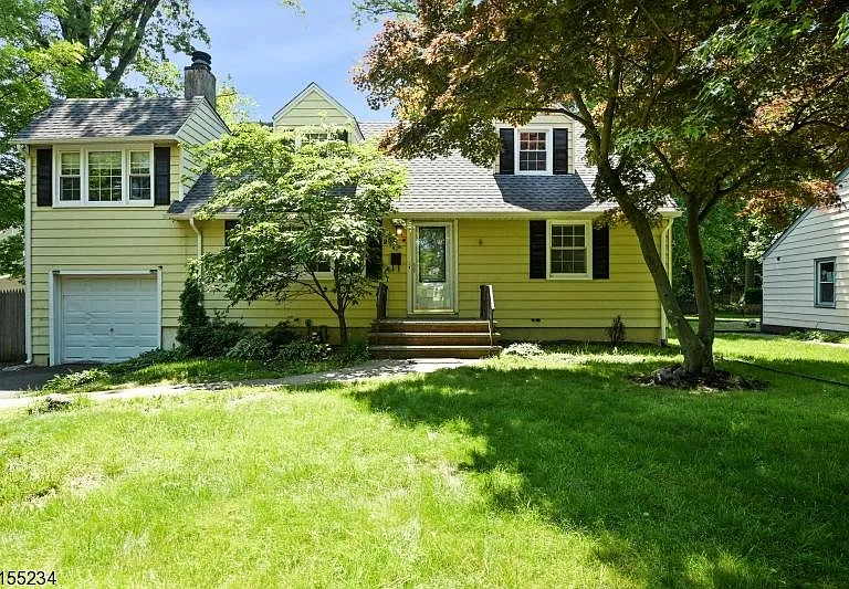 298 La Grande Ave — Photo 1