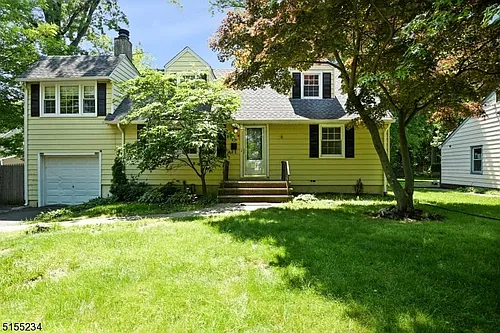 298 La Grande Ave Photo 1