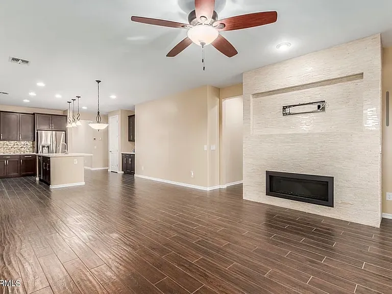 3432 E Strawberry Dr — Photo 4