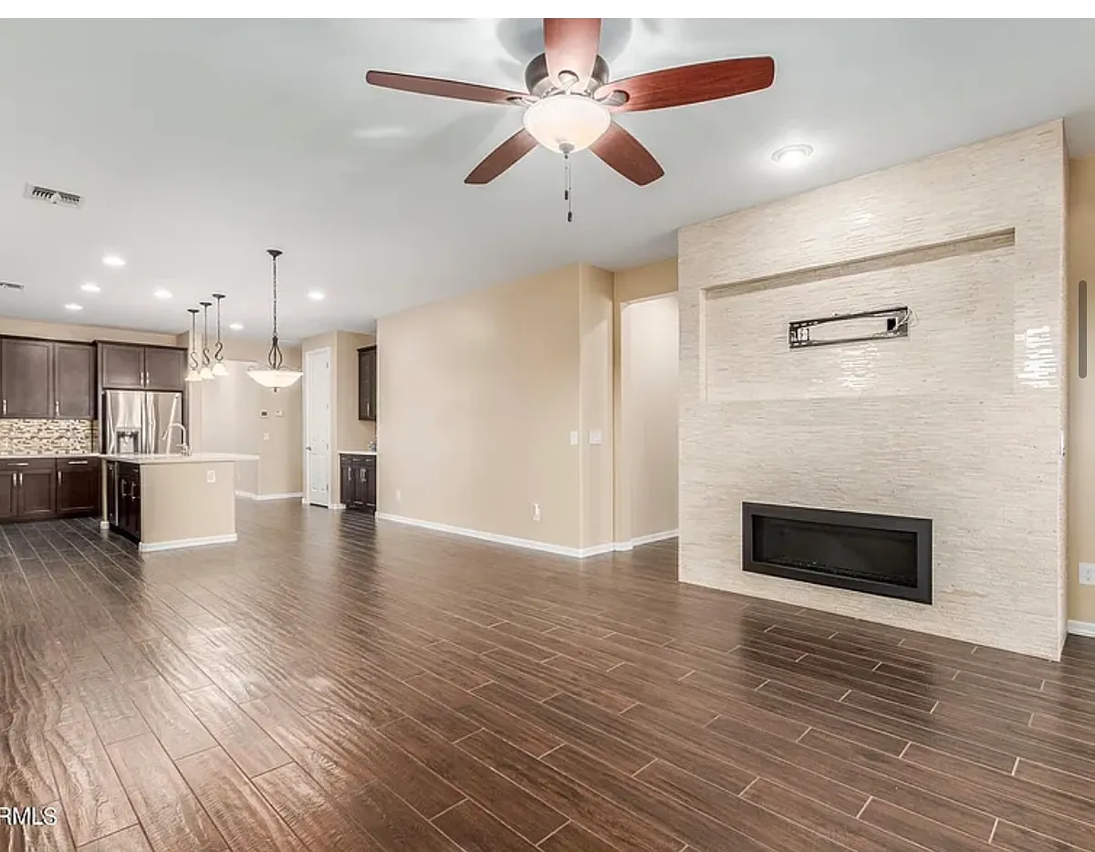 Building Photo - 3432 E Strawberry Dr