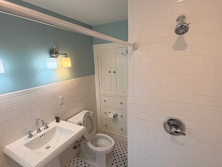 738 S Jackson St — Photo 22