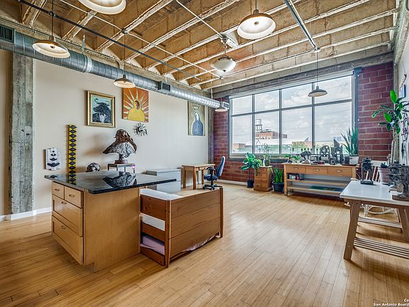 4th image of 1331 S FLORES ST #213
