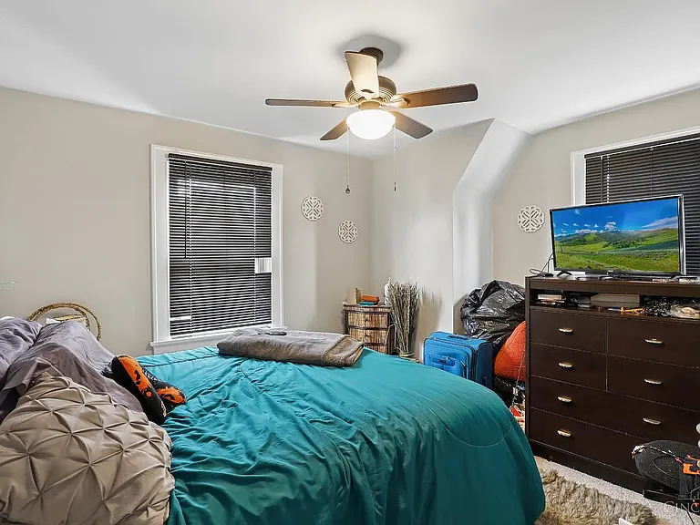 1858 Garden Ln — Photo 14