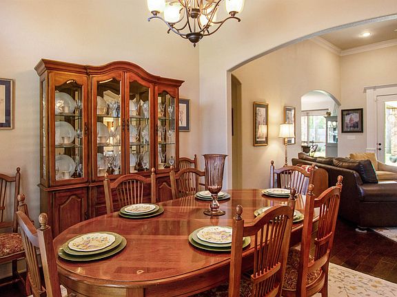 5th image of 8529 Castleton Way