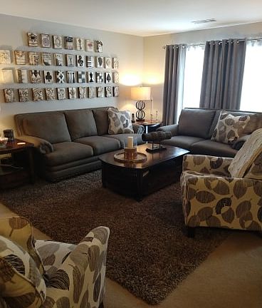 3rd image of 415 N Thornwood Dr