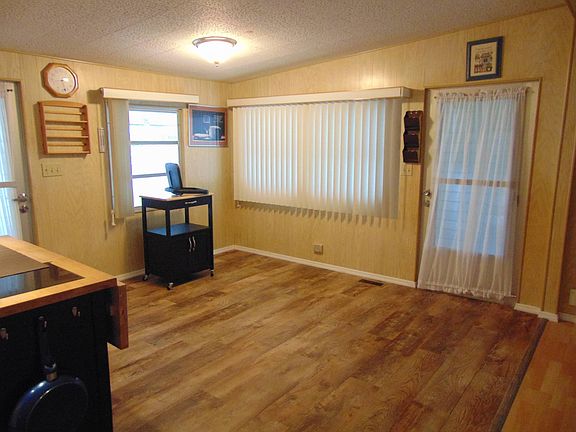 4th image of 190 Carissa St