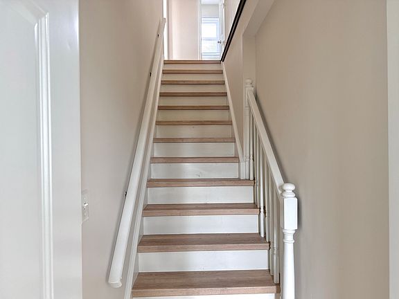 2nd image of 194 High Ridge Ave #2