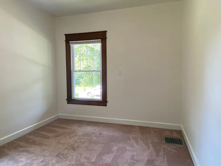 703 S Park Ave — Photo 7