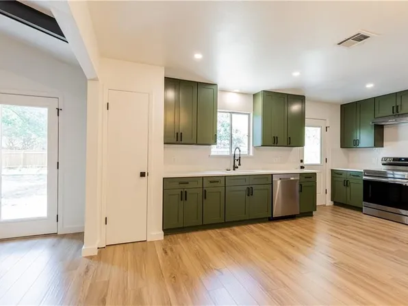 2207 Southern Oaks Dr, Austin, TX 78745