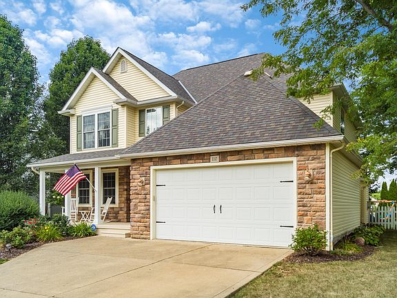 4th image of 110 Stone Hedge Row Dr