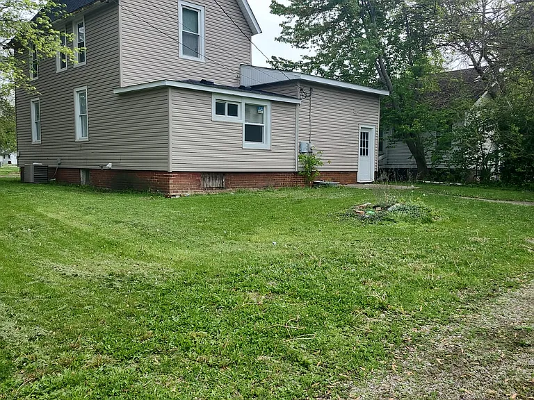 536 N Johnson St — Photo 3