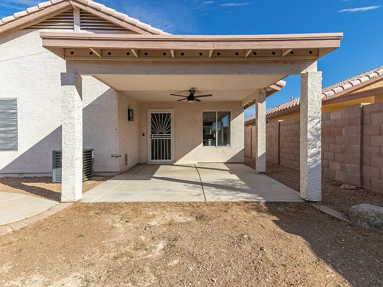 8635 W Paradise Ln — Photo 21