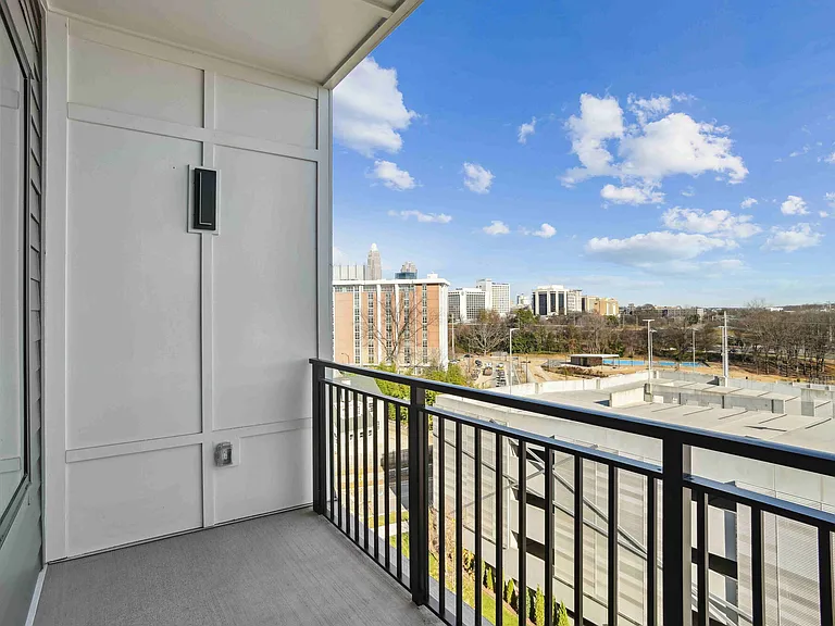 Solis Midtown — Photo 16
