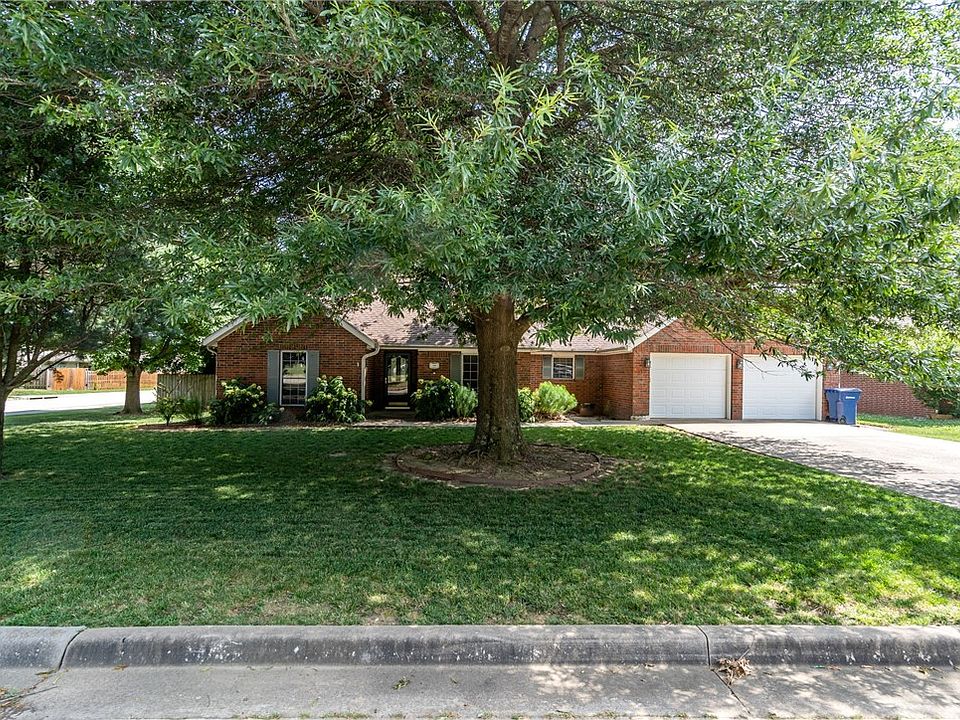 1st image of 1409 Deerfield Mdw