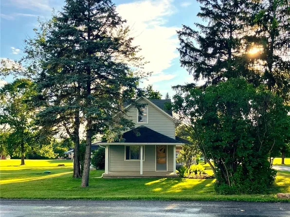 1517 W Garfield Rd, Columbiana, OH 44408