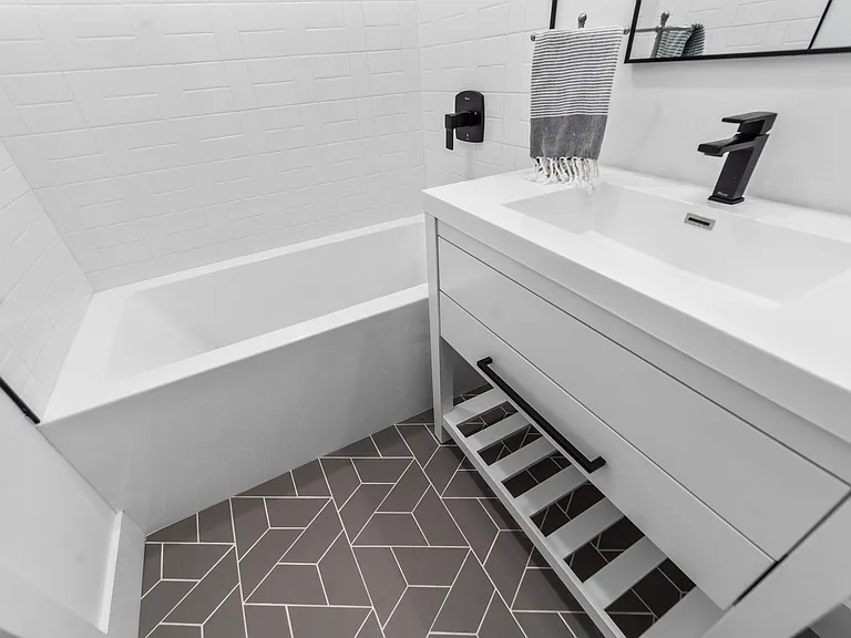 208 Spencer Ave #7 — Photo 10