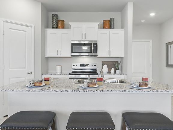 2nd image of 430 Blanco Dr