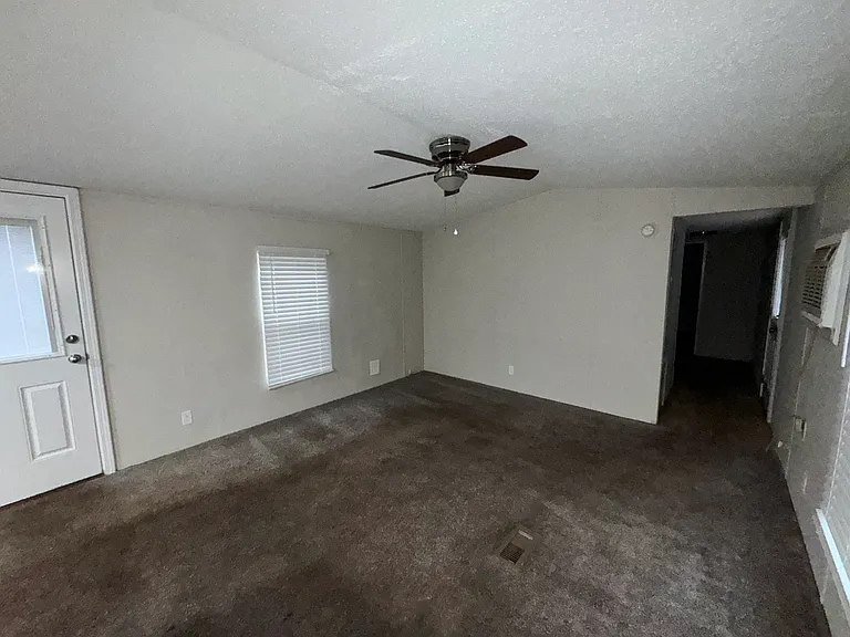 Lithia Manor (3666 Glenda St, Lithia Springs 30122) — Photo 13