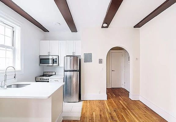 3rd image of 220 Sullivan St APT 5A