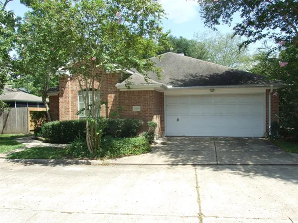 11718 Emerald Wood Dr, Houston, TX 77070