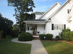 3rd image of 850 Beechwood Dr