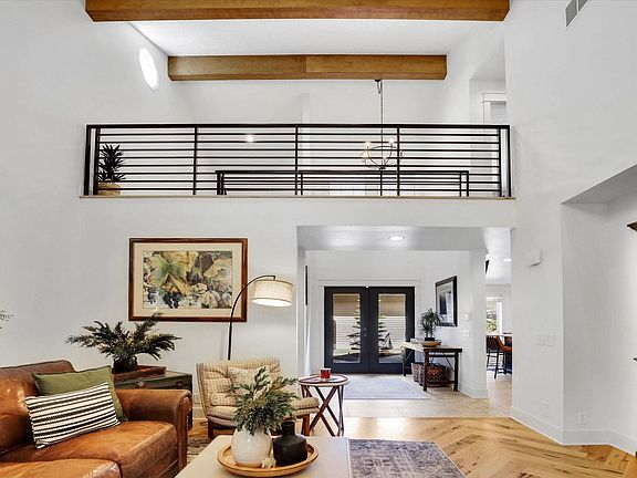 3rd image of 731 E Inverness Ln