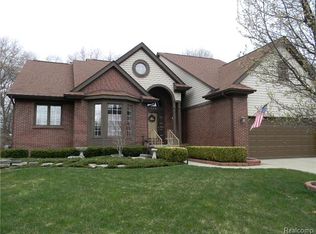 1289 Trailside Blvd, Wixom, MI 48393